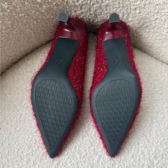 Heels - Picture 4 of 7